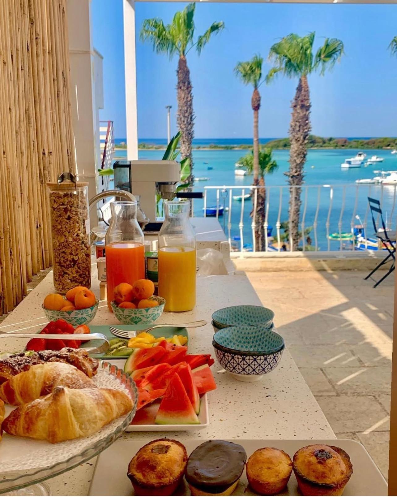 Casa Clementina Rooms Vista Mare ポルト・チェザーレオ エクステリア 写真