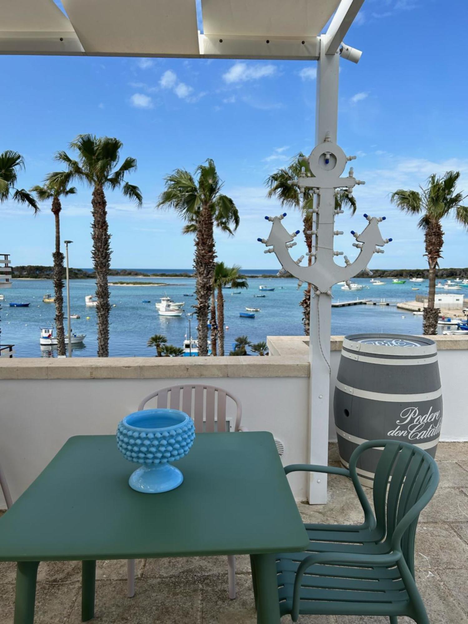 Casa Clementina Rooms Vista Mare ポルト・チェザーレオ エクステリア 写真